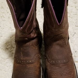 Justin Gypsy Boots Brown Leather w/pink stitched d